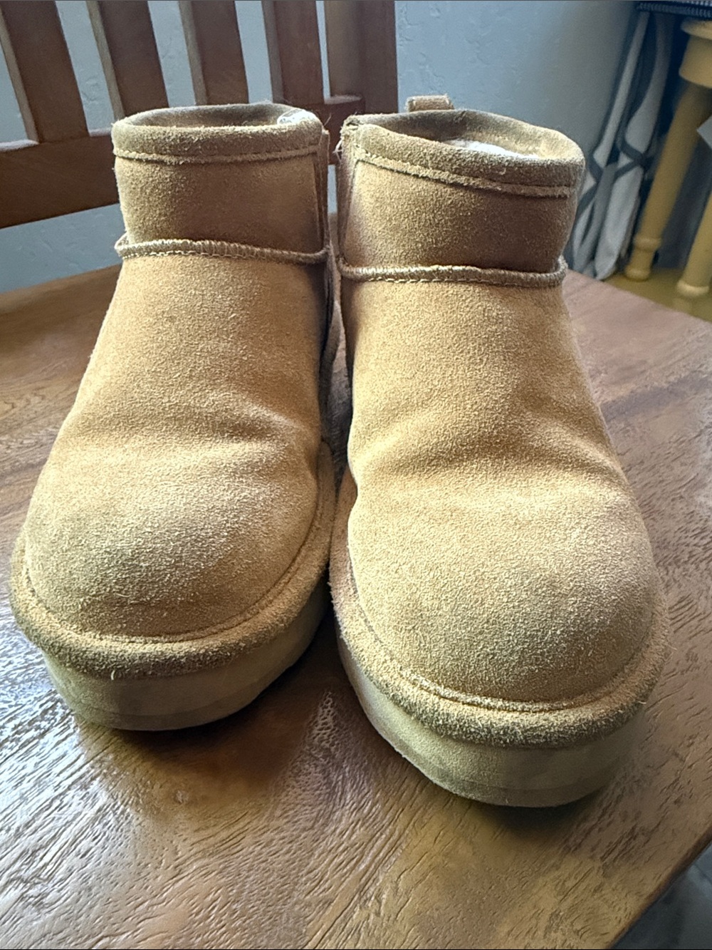 Girls Youth Bearpaw Retro Platform Shorty Boots | Size 3
